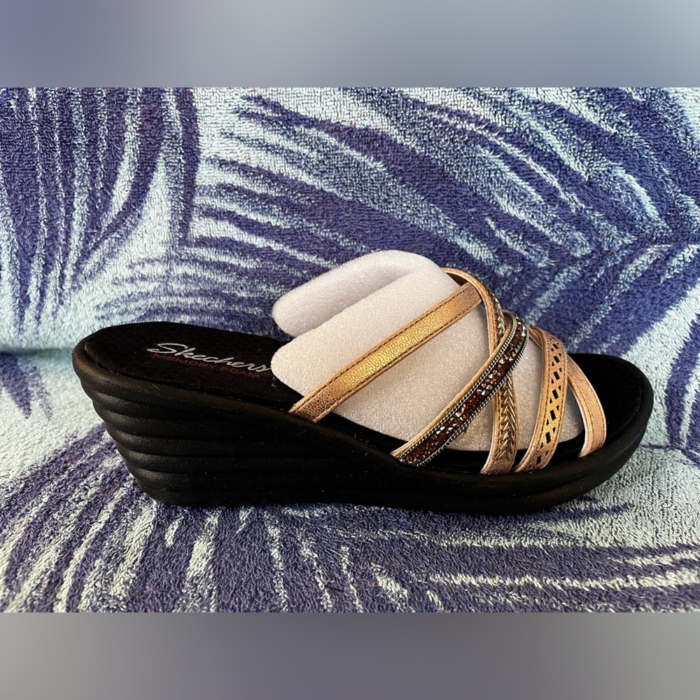 Women’s sketcher sandal